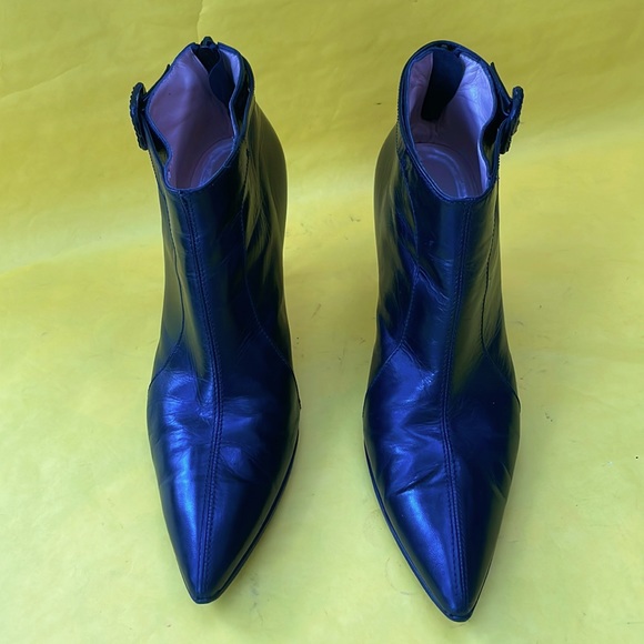 MANOLO BLAHNIK Vintage black suede pointy toes mid heel  Vintage black Manolo Blahnik booties main image 1